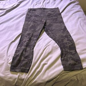 Lulumon capri camo leggings. Worn a few times